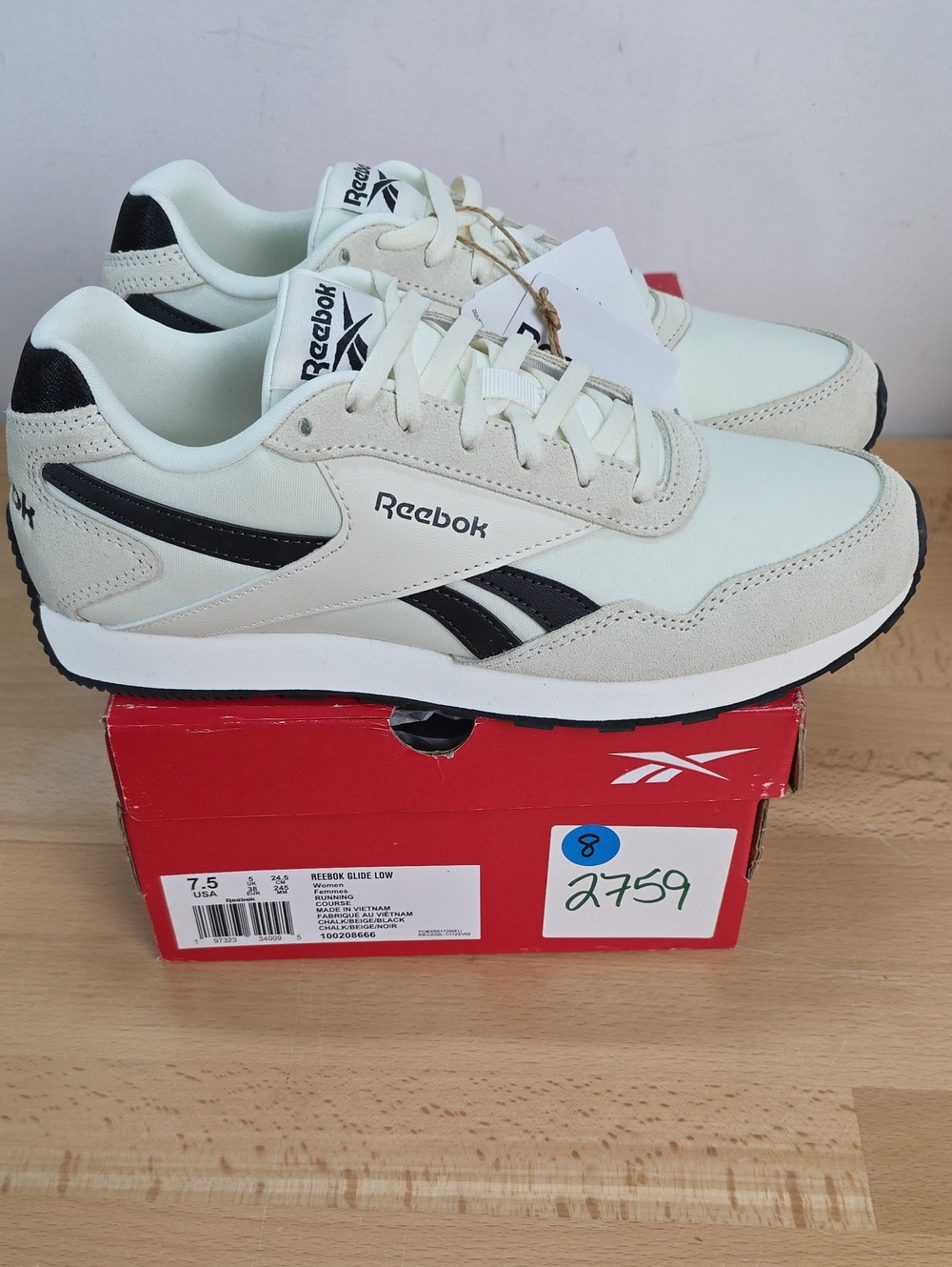 Reebok White and Black Classic Runner Sneakers Women 7.5